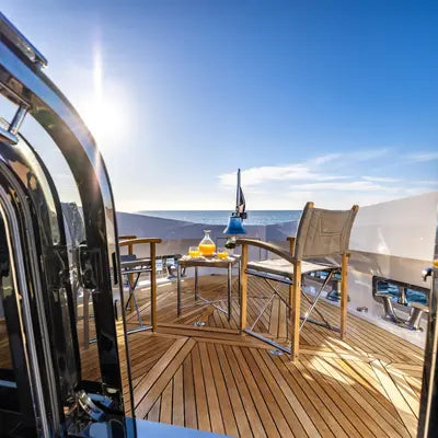 100 YACHT