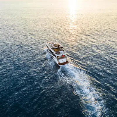 100 YACHT